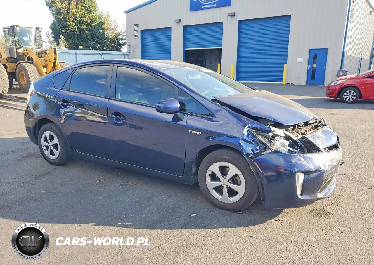 2015 Toyota Prius Two VIN:JTDKN3DU3F1934584 - 4