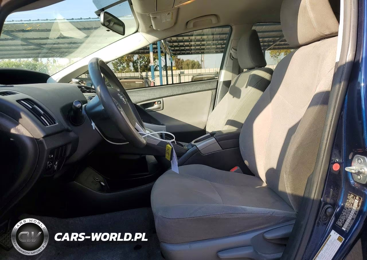 2015 Toyota Prius Two VIN:JTDKN3DU3F1934584 - 7