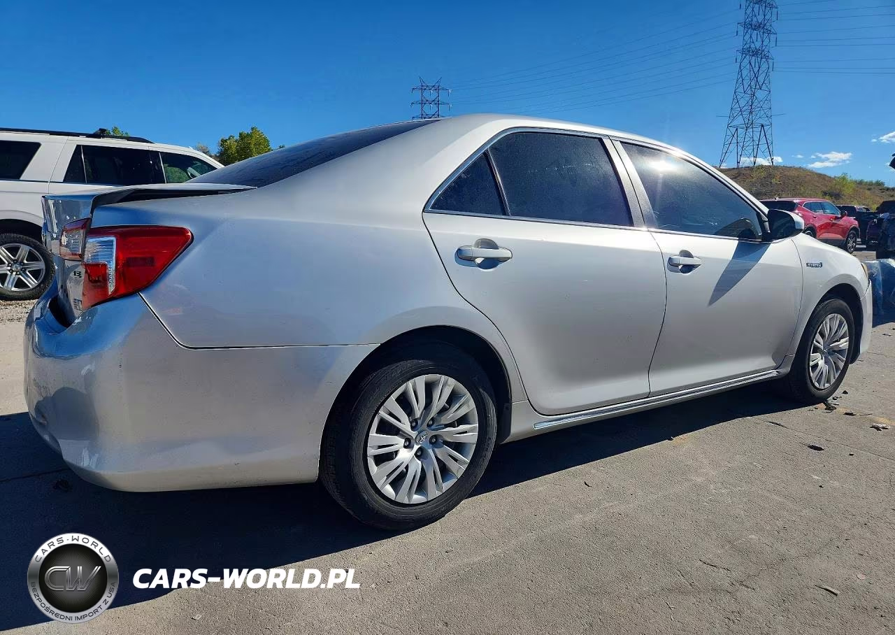 2013 Toyota Camry Hybrid Le VIN:4T1BD1FK9DU078945 - 3