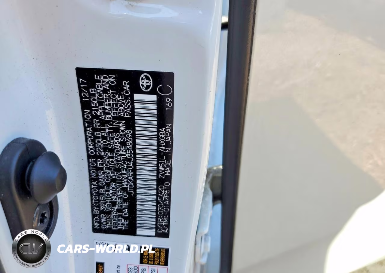 2018 Toyota Prius Four VIN:JTDKARFU4J3548698 - 12