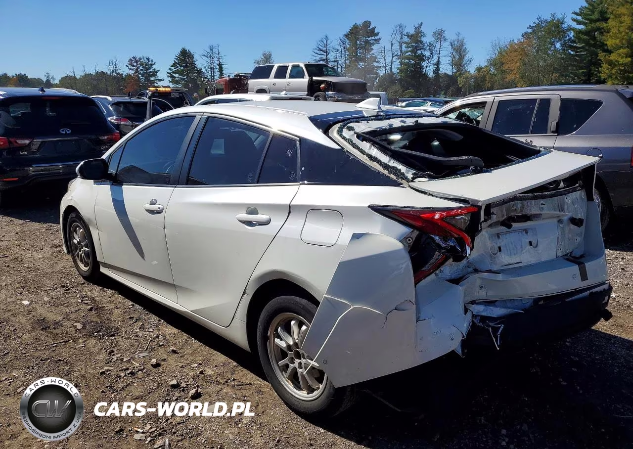 2018 Toyota Prius Four VIN:JTDKARFU4J3548698 - 2