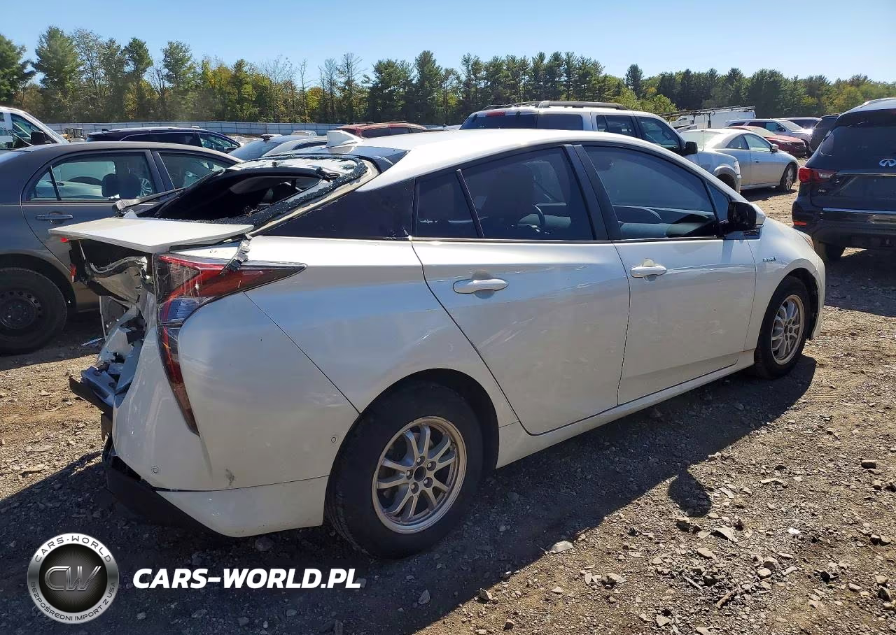 2018 Toyota Prius Four VIN:JTDKARFU4J3548698 - 3
