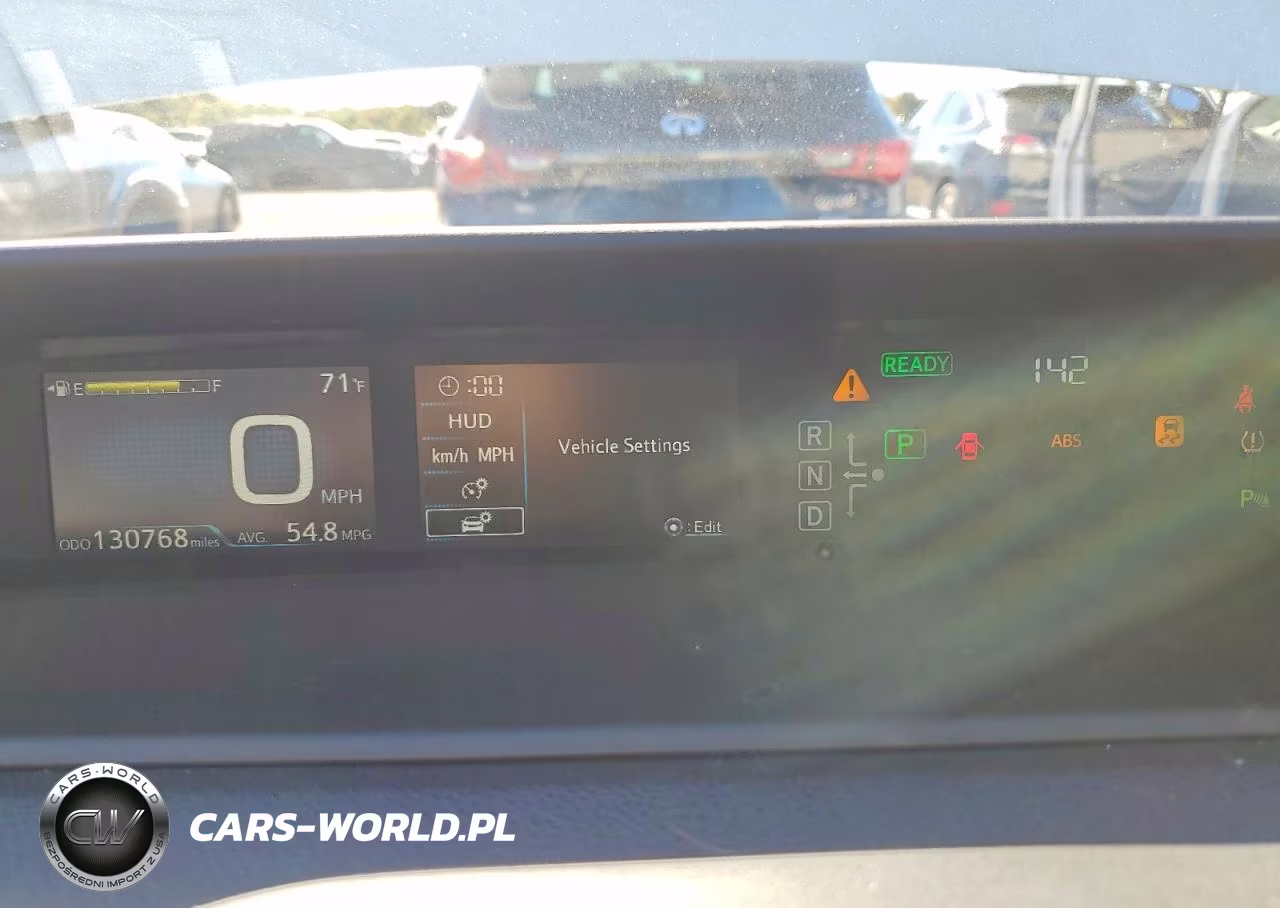 2018 Toyota Prius Four VIN:JTDKARFU4J3548698 - 9