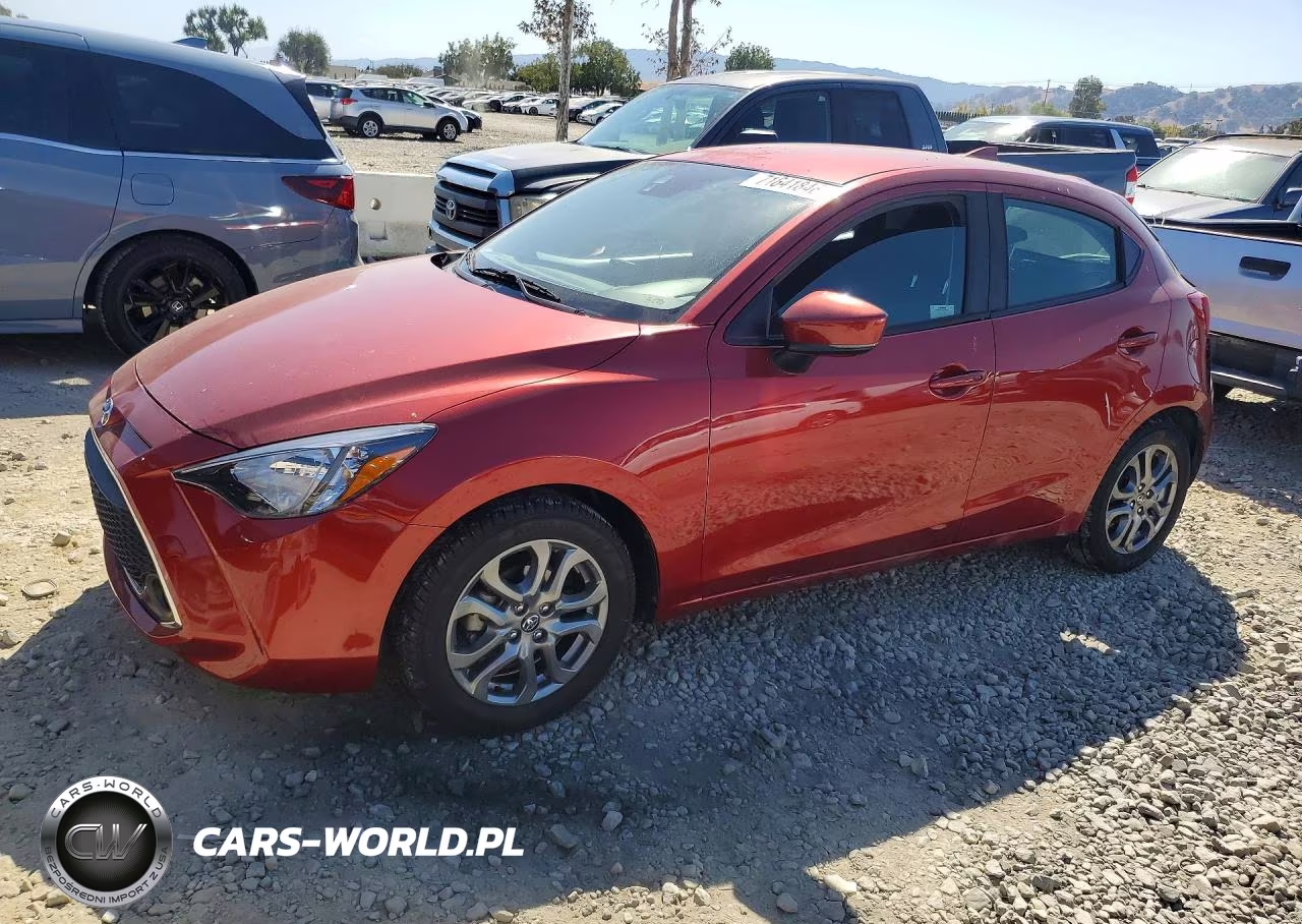 2020 Toyota Yaris Hatchback Le VIN:3MYDLBJV0LY705407 - 1