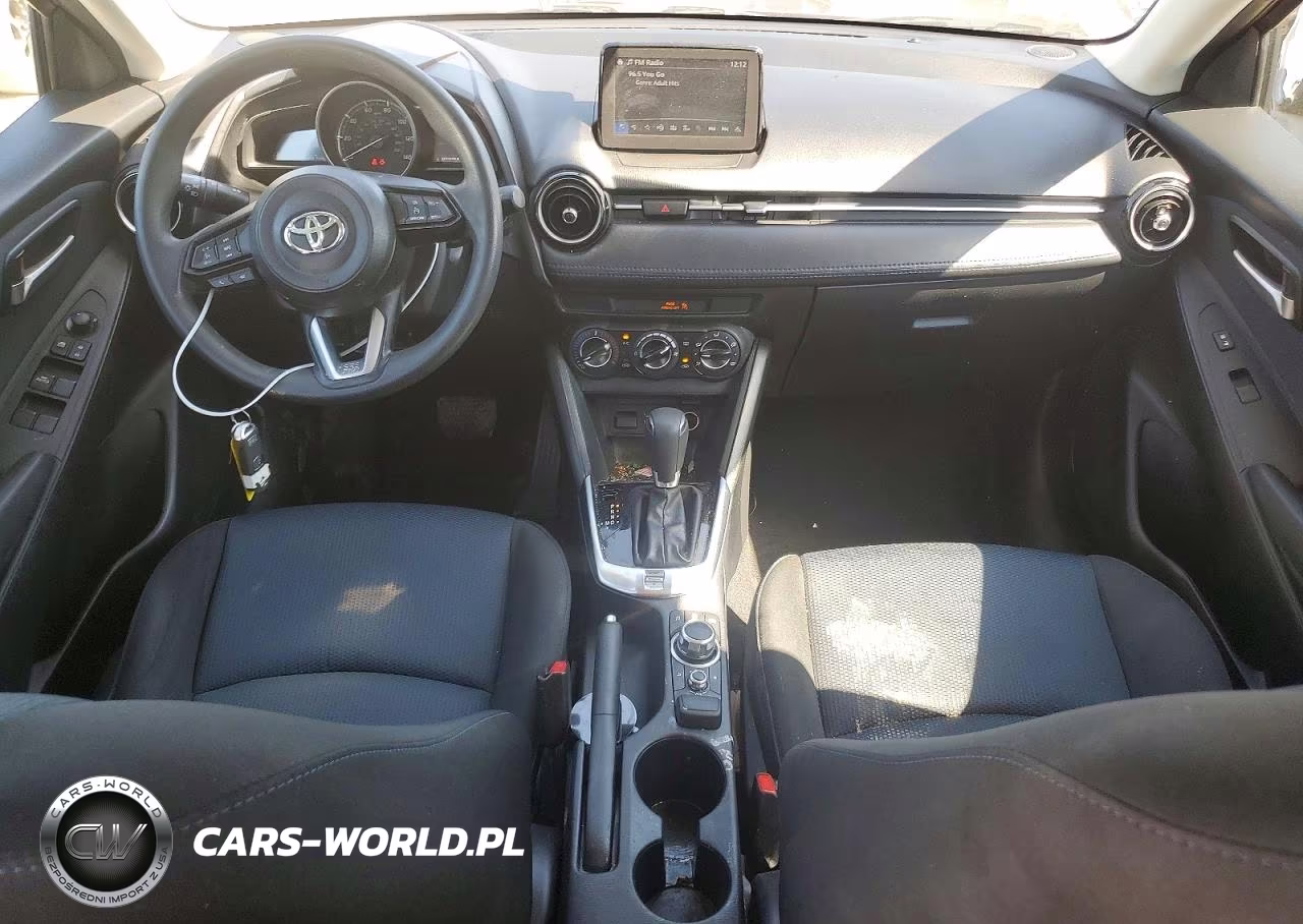 2020 Toyota Yaris Hatchback Le VIN:3MYDLBJV0LY705407 - 8