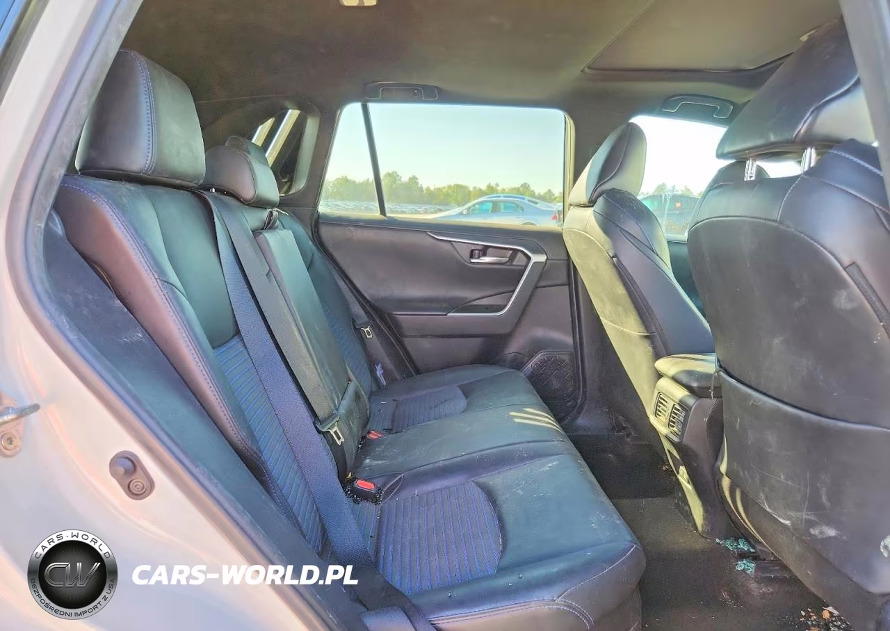 2020 Toyota Rav4 Xse VIN:2T3EWRFV4LW055062 - 11