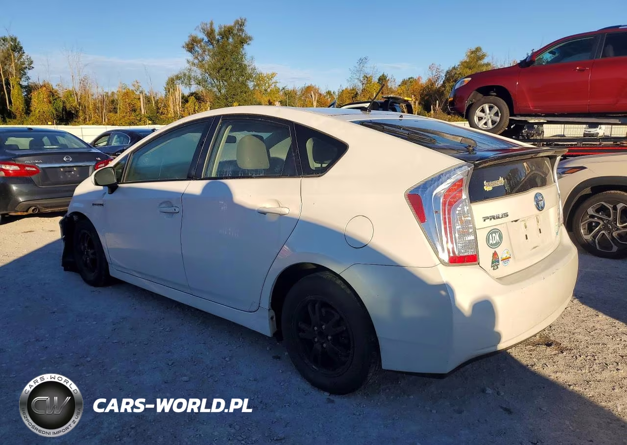 2015 Toyota Prius Two VIN:JTDKN3DU3F1881658 - 2