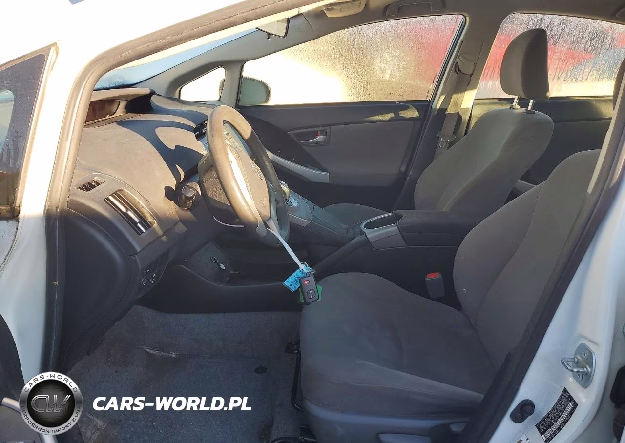 2015 Toyota Prius Two VIN:JTDKN3DU3F1881658 - 7