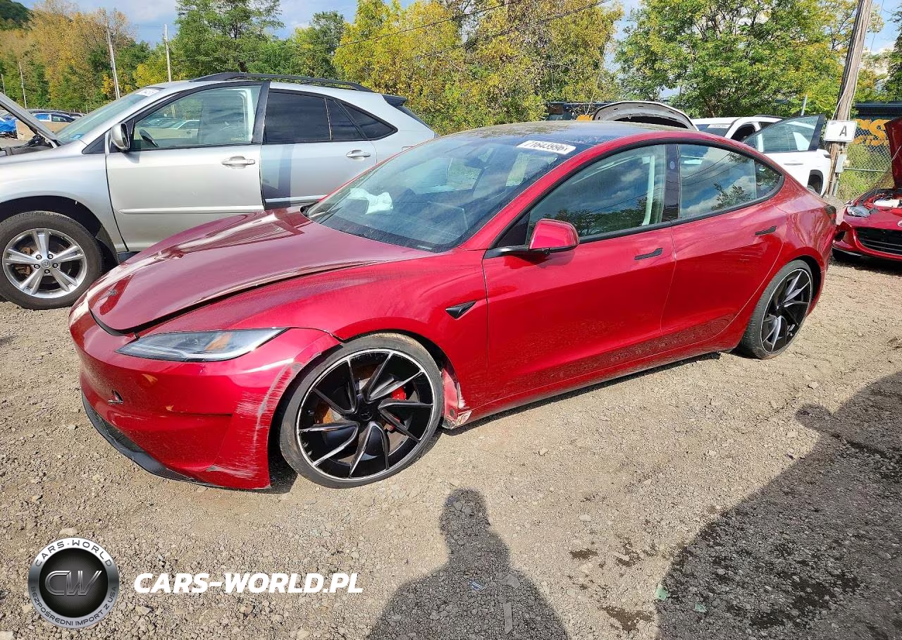 2026 Tesla Model 3 – zdjęcie 1 z 12