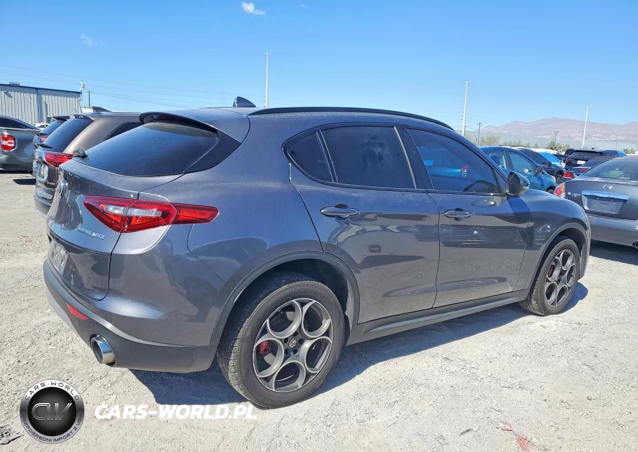 2018 Alfa Romeo Stelvio Sport VIN:ZASFAKPN2J7B83051 - 3