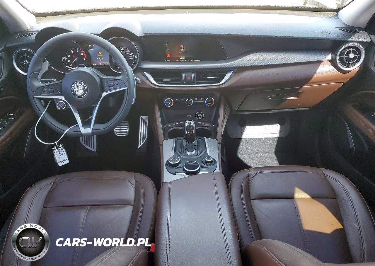 2018 Alfa Romeo Stelvio Sport VIN:ZASFAKPN2J7B83051 - 8