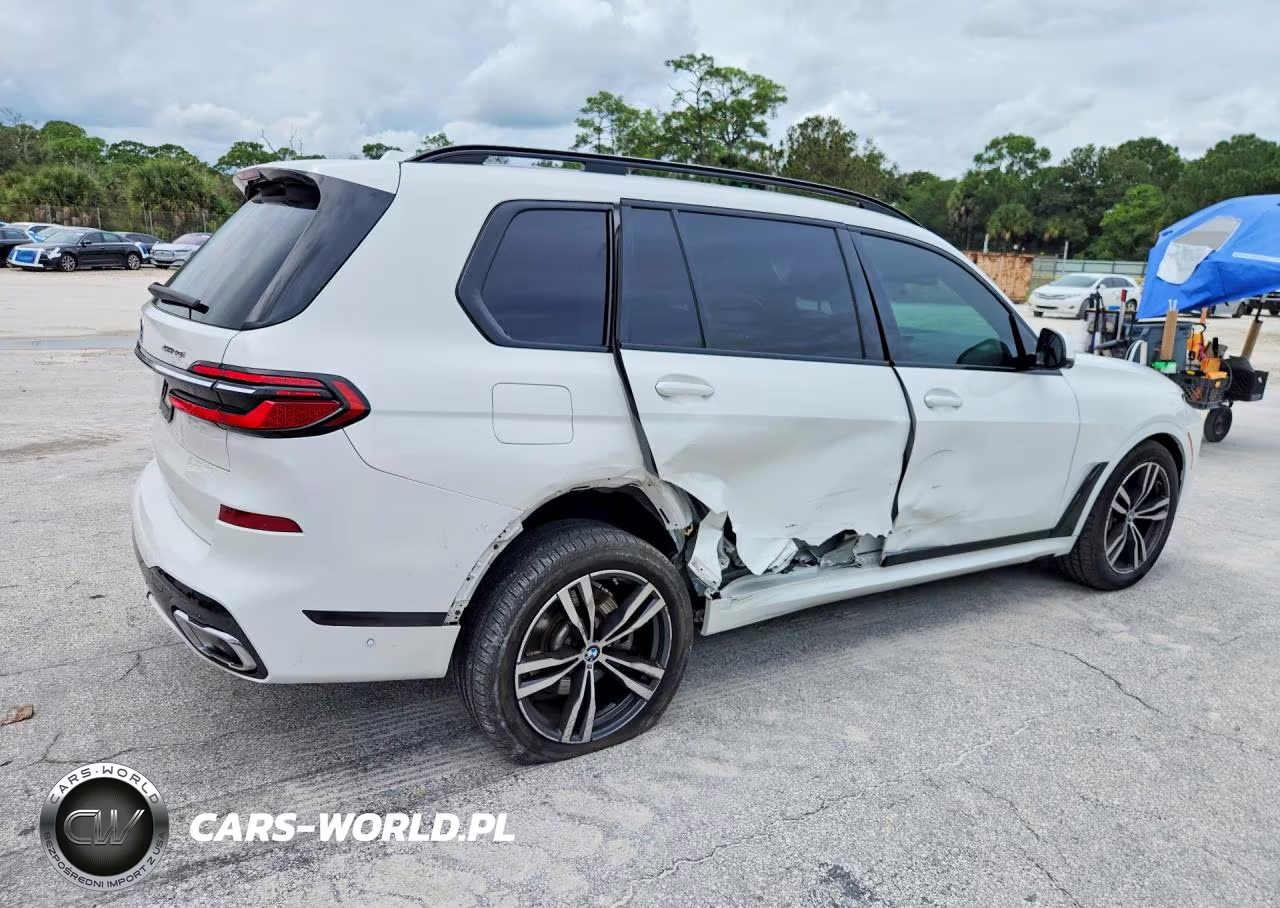 2023 BMW X7 xDrive40I VIN:5UX23EM00P9M76096 - 3