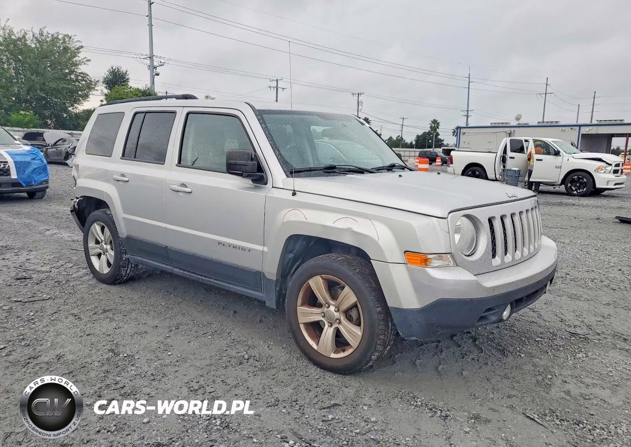 2013 Jeep Patriot Latitude VIN:1C4NJPFA4DD230280 - 4