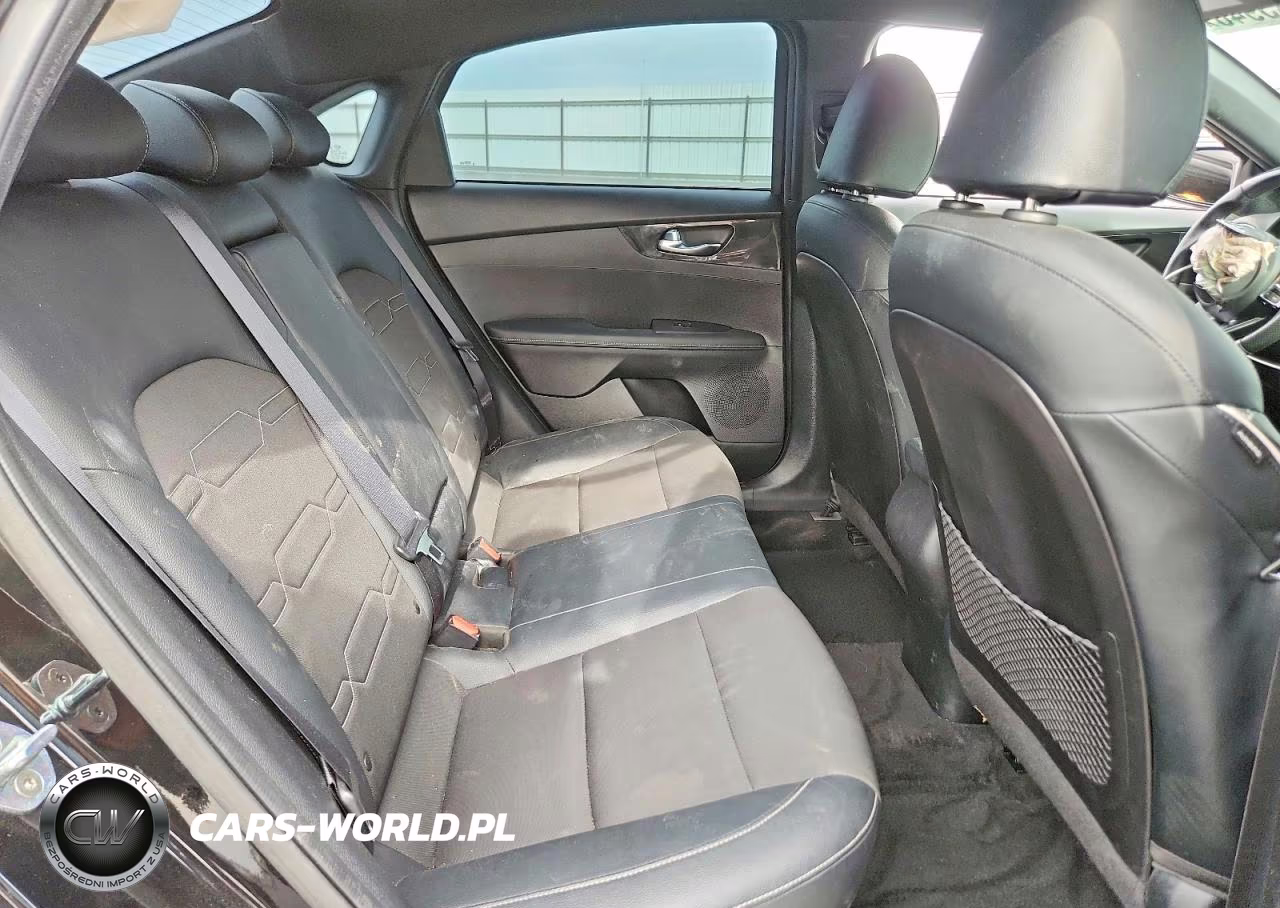 2020 Kia Forte Gt Line VIN:3KPF34AD5LE234950 - 10