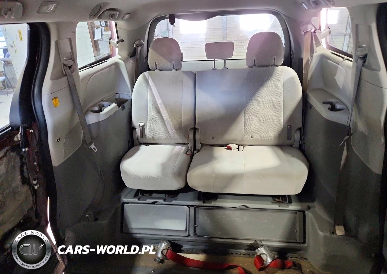 2011 Toyota Sienna Le VIN:5TDKK3DC1BS127459 - 10