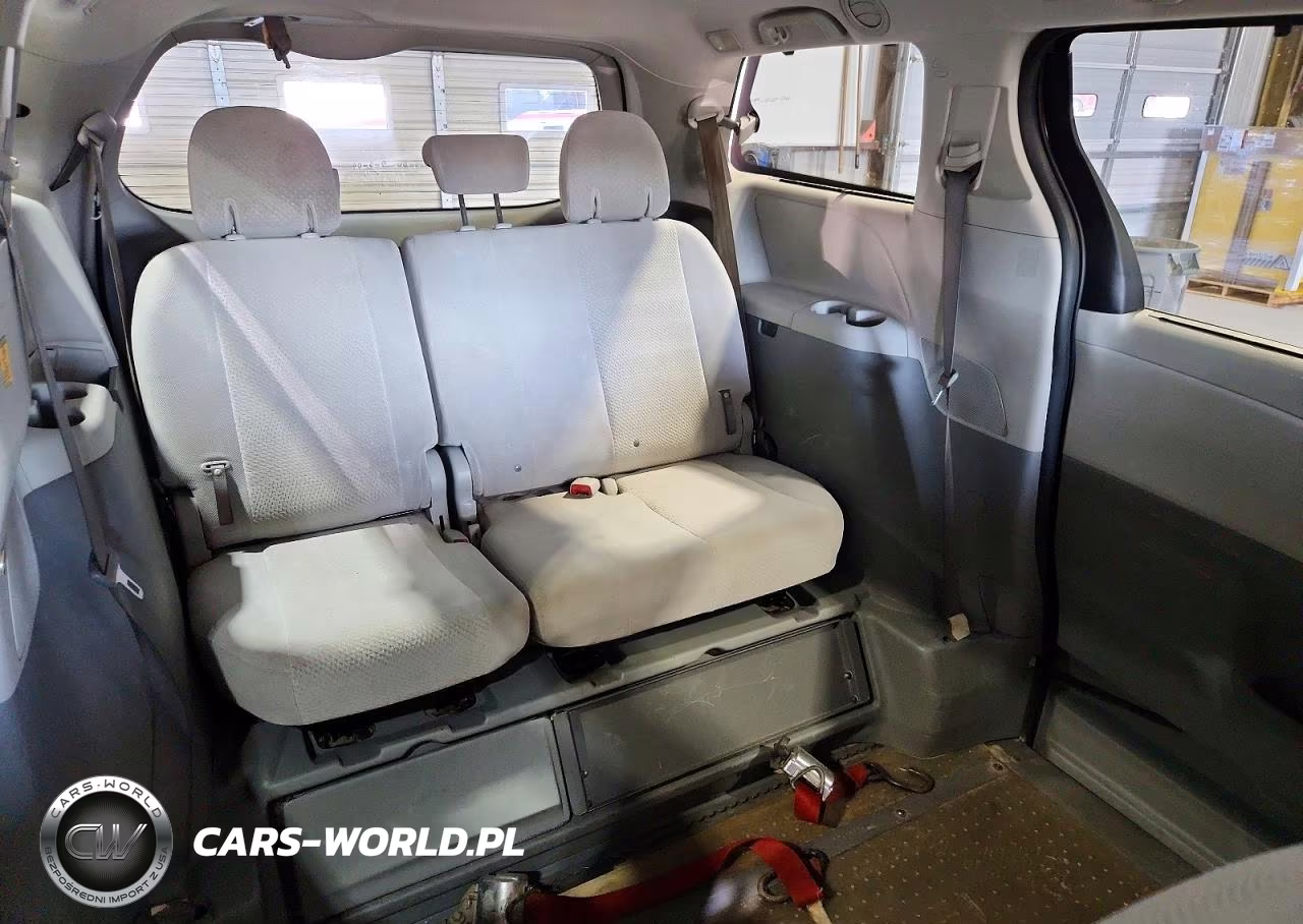 2011 Toyota Sienna Le VIN:5TDKK3DC1BS127459 - 11