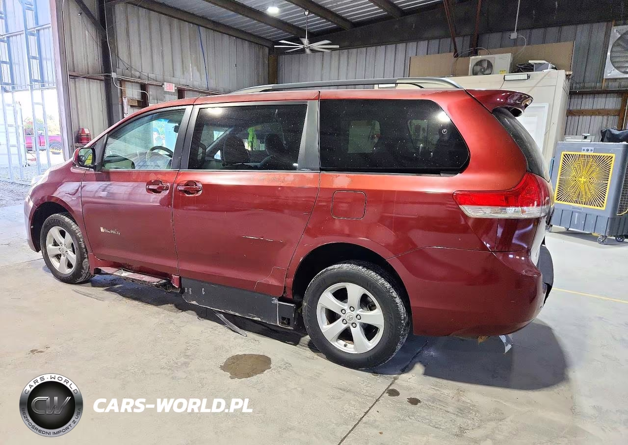 2011 Toyota Sienna Le VIN:5TDKK3DC1BS127459 - 2