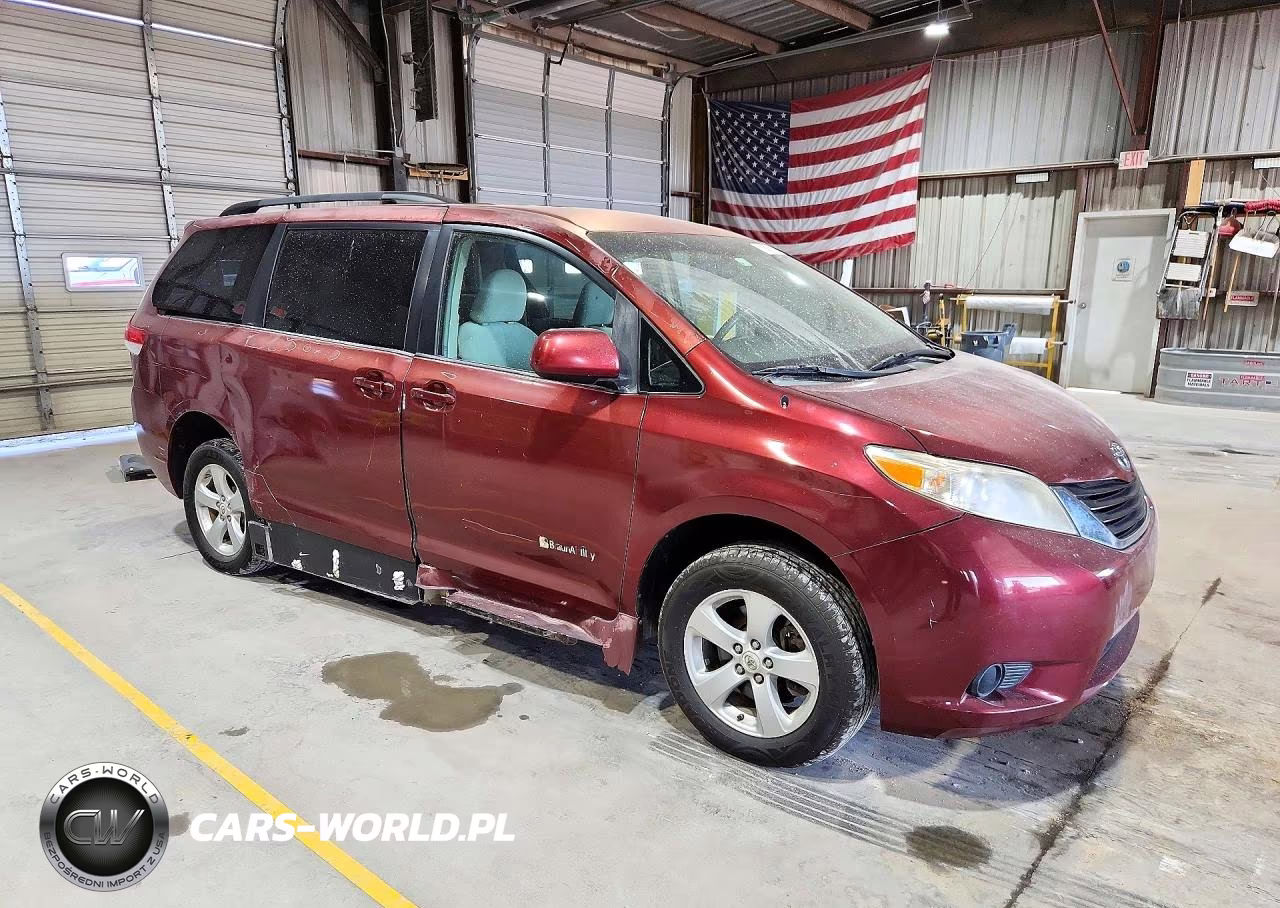 2011 Toyota Sienna Le VIN:5TDKK3DC1BS127459 - 4