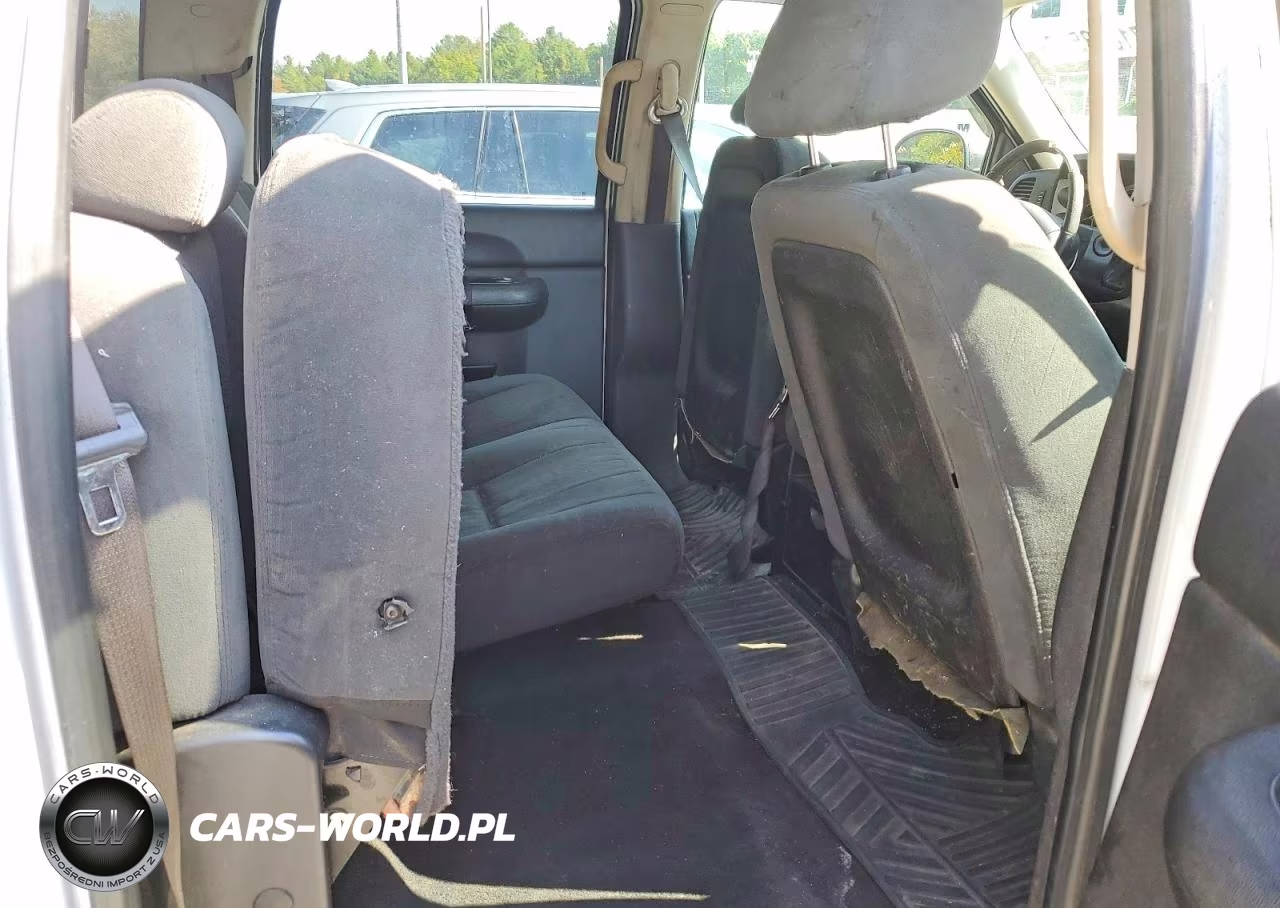 2007 Chevrolet Silverado K2500 Heavy Duty VIN:1GCHK23KX7F558323 - 10