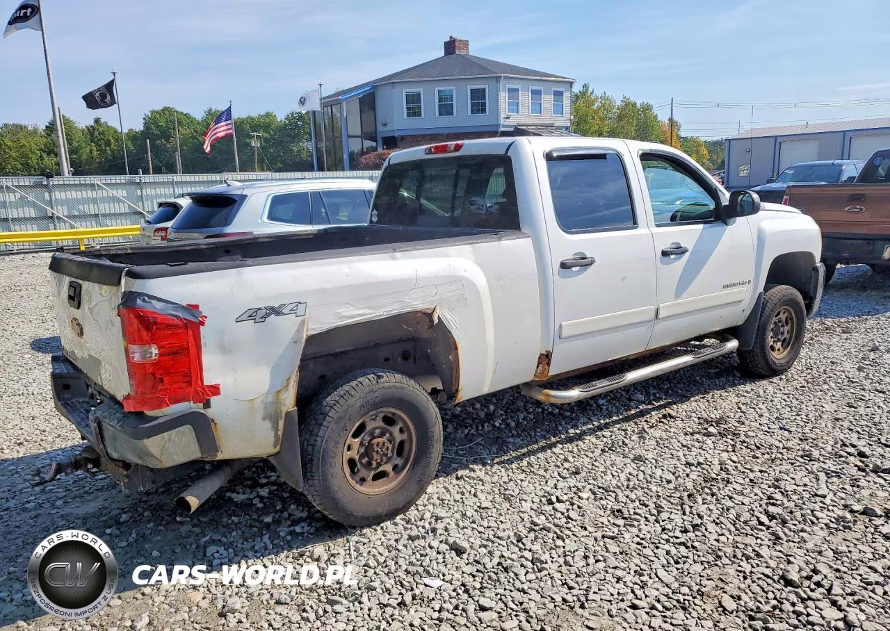 2007 Chevrolet Silverado K2500 Heavy Duty VIN:1GCHK23KX7F558323 - 3