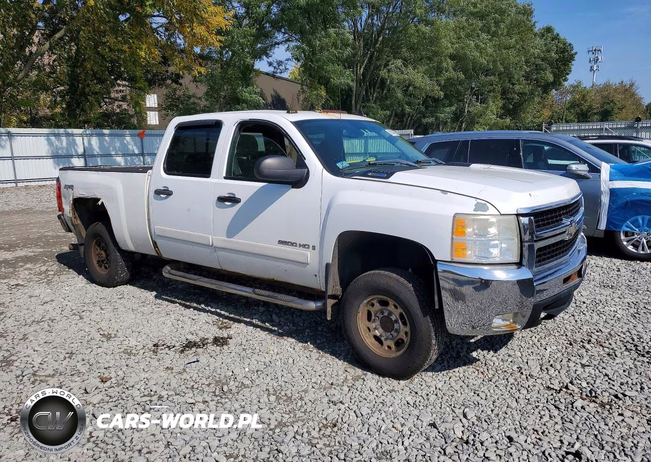2007 Chevrolet Silverado K2500 Heavy Duty VIN:1GCHK23KX7F558323 - 4