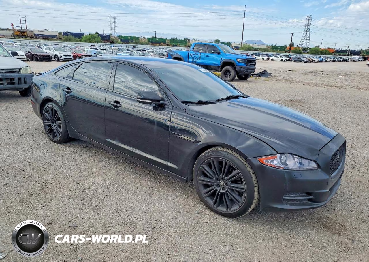 2011 Jaguar Xjl VIN:SAJWA2GB7BLV01433 - 4