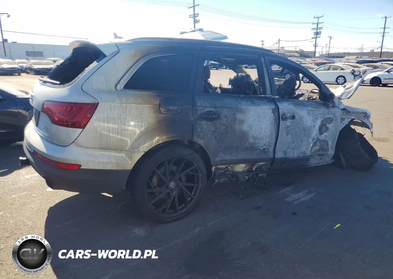 2014 Audi Q7 Premium Plus VIN:WA1LGAFE0ED006313 - 3