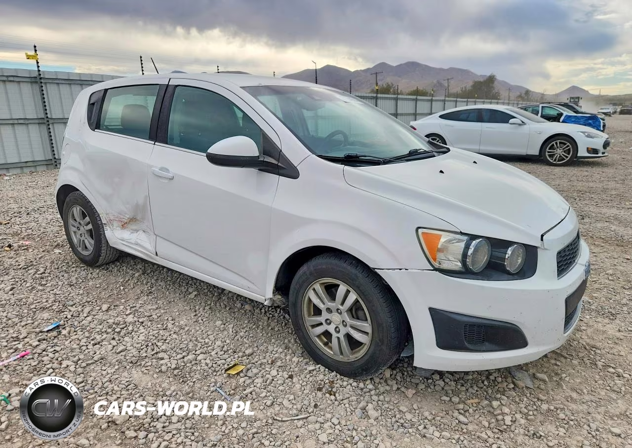 2016 Chevrolet Sonic Lt VIN:1G1JC6SB4G4156387 - 4