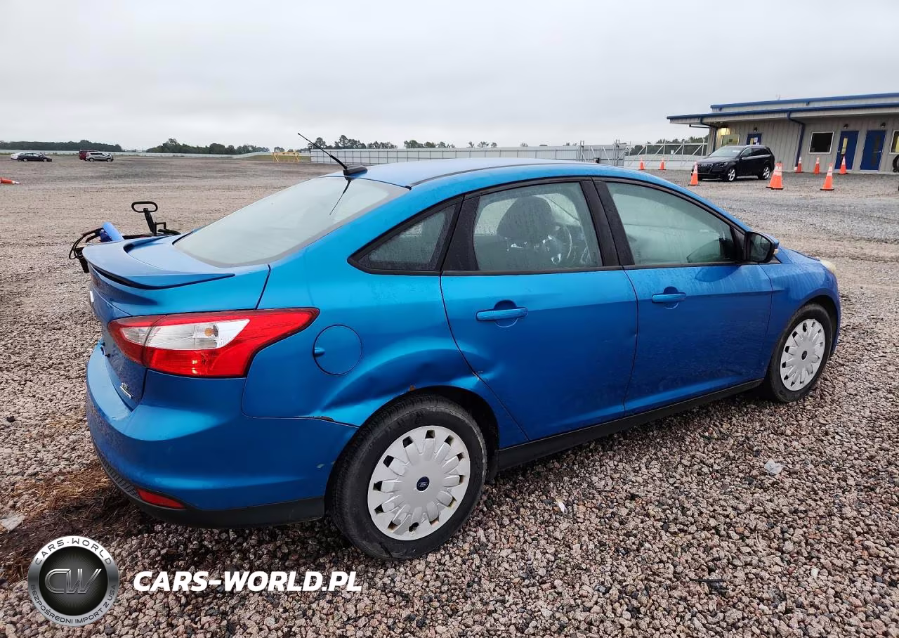 2013 Ford Focus Se VIN:1FADP3F22DL232584 - 3