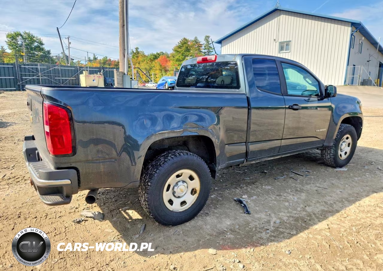 2018 Chevrolet Colorado VIN:1GCHSBEA8J1208696 - 3