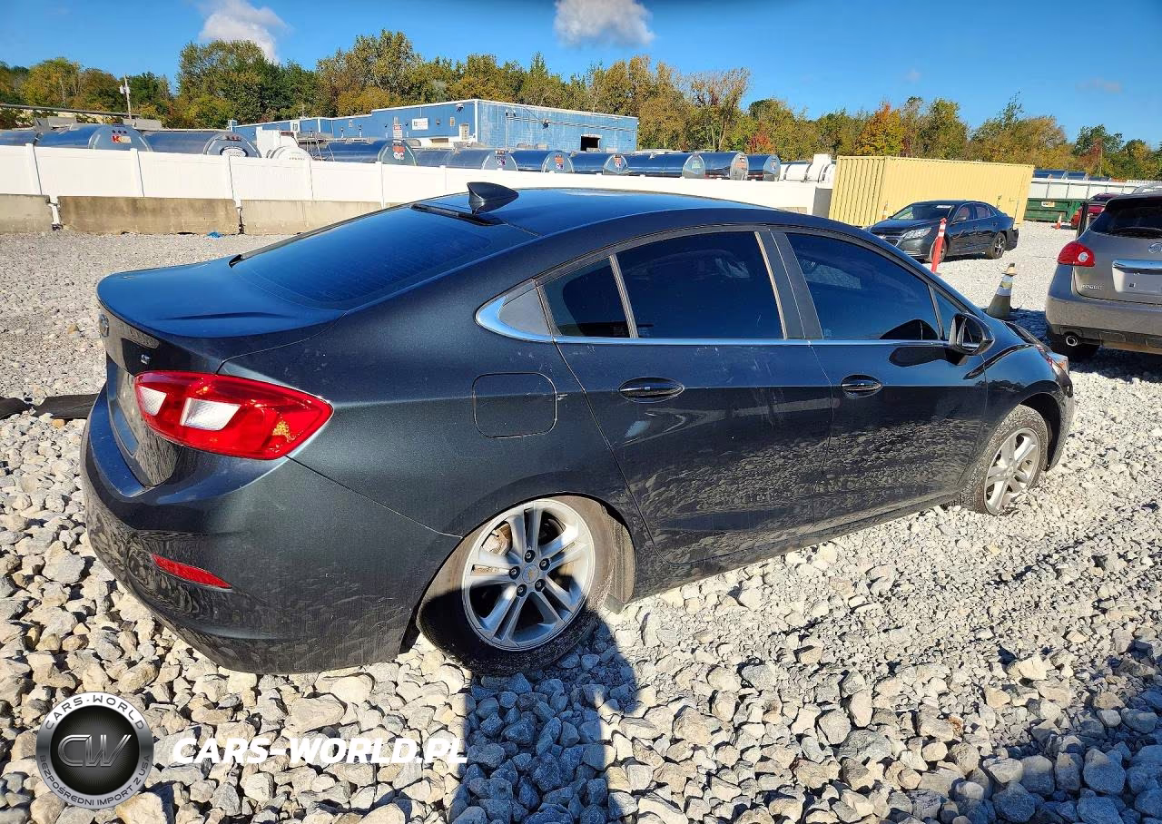 2017 Chevrolet Cruze Lt VIN:1G1BE5SM7H7146334 - 3