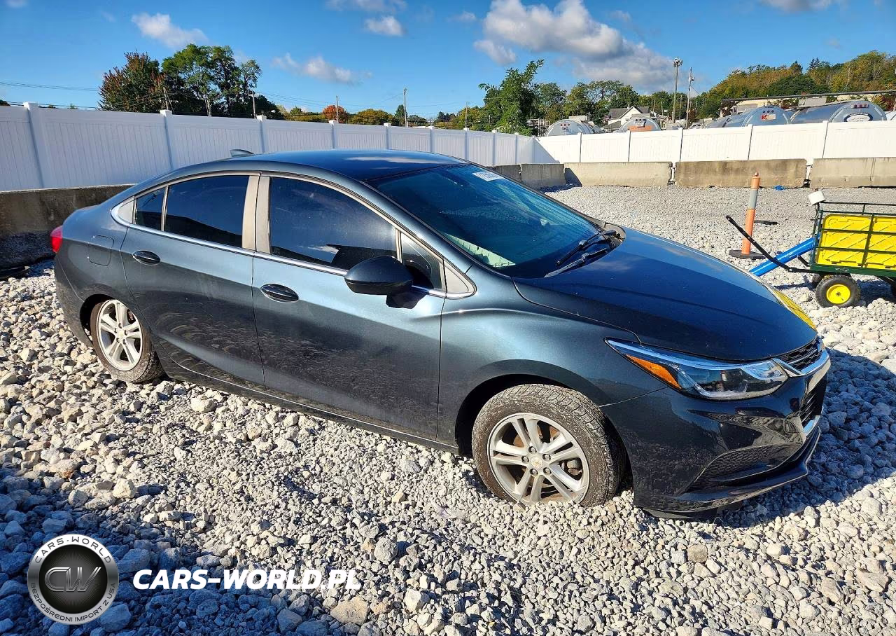 2017 Chevrolet Cruze Lt VIN:1G1BE5SM7H7146334 - 4