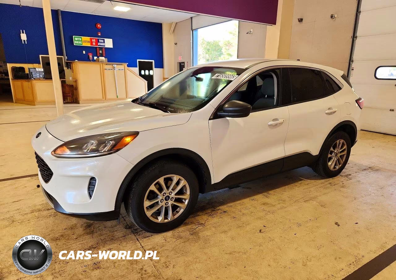 2022 Ford Escape Se