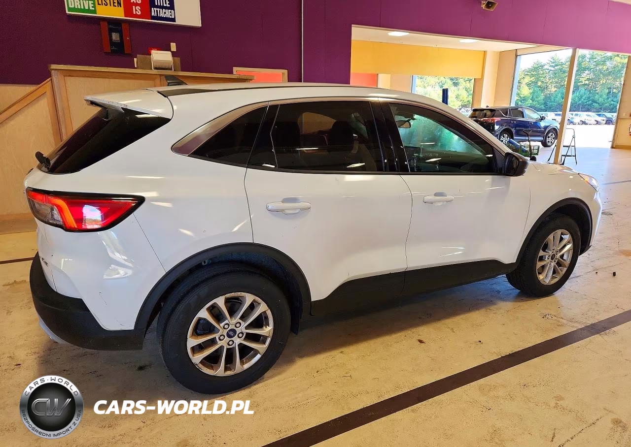 2022 Ford Escape Se VIN:1FMCU9G64NUA60858 - 3