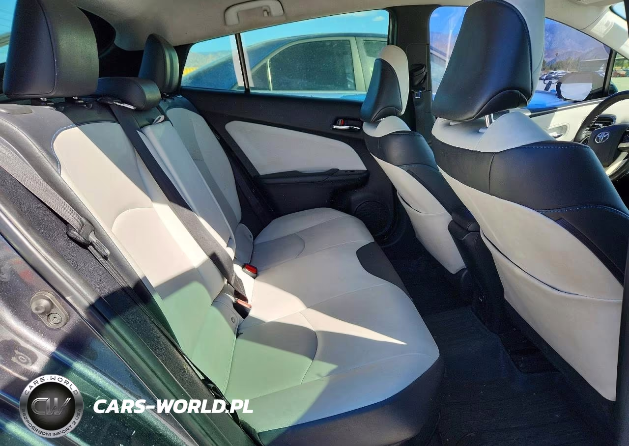 2017 Toyota Prius Three Touring VIN:JTDKARFU9H3044500 - 10