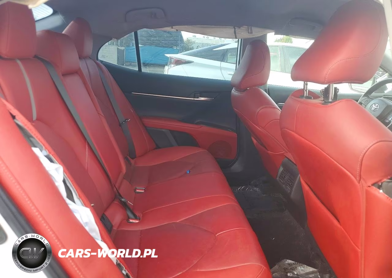 2021 Toyota Camry Xse VIN:4T1K31AK8MU029858 - 10