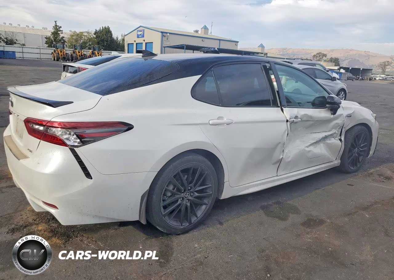 2021 Toyota Camry Xse VIN:4T1K31AK8MU029858 - 3