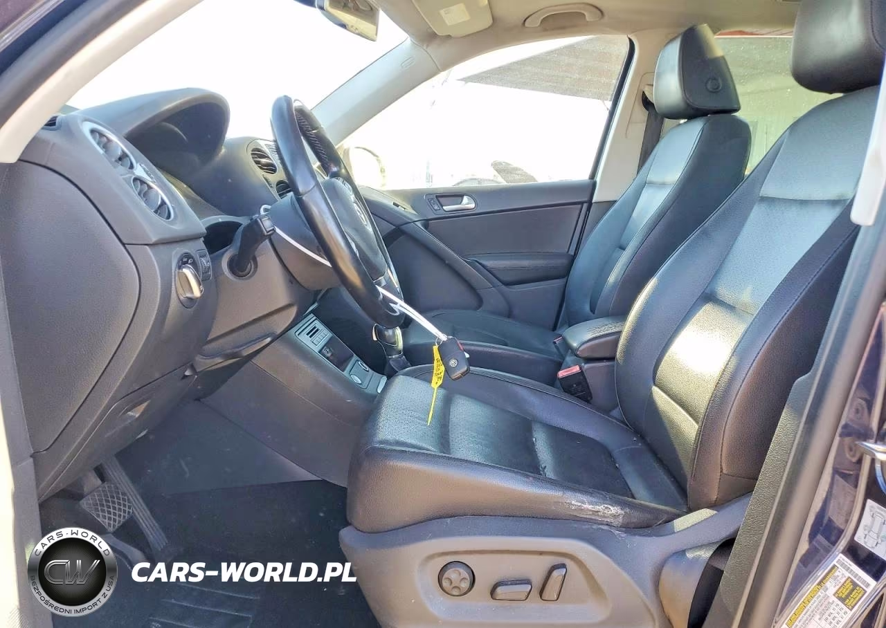 2016 Volkswagen Tiguan S VIN:WVGAV7AX7GW526168 - 7
