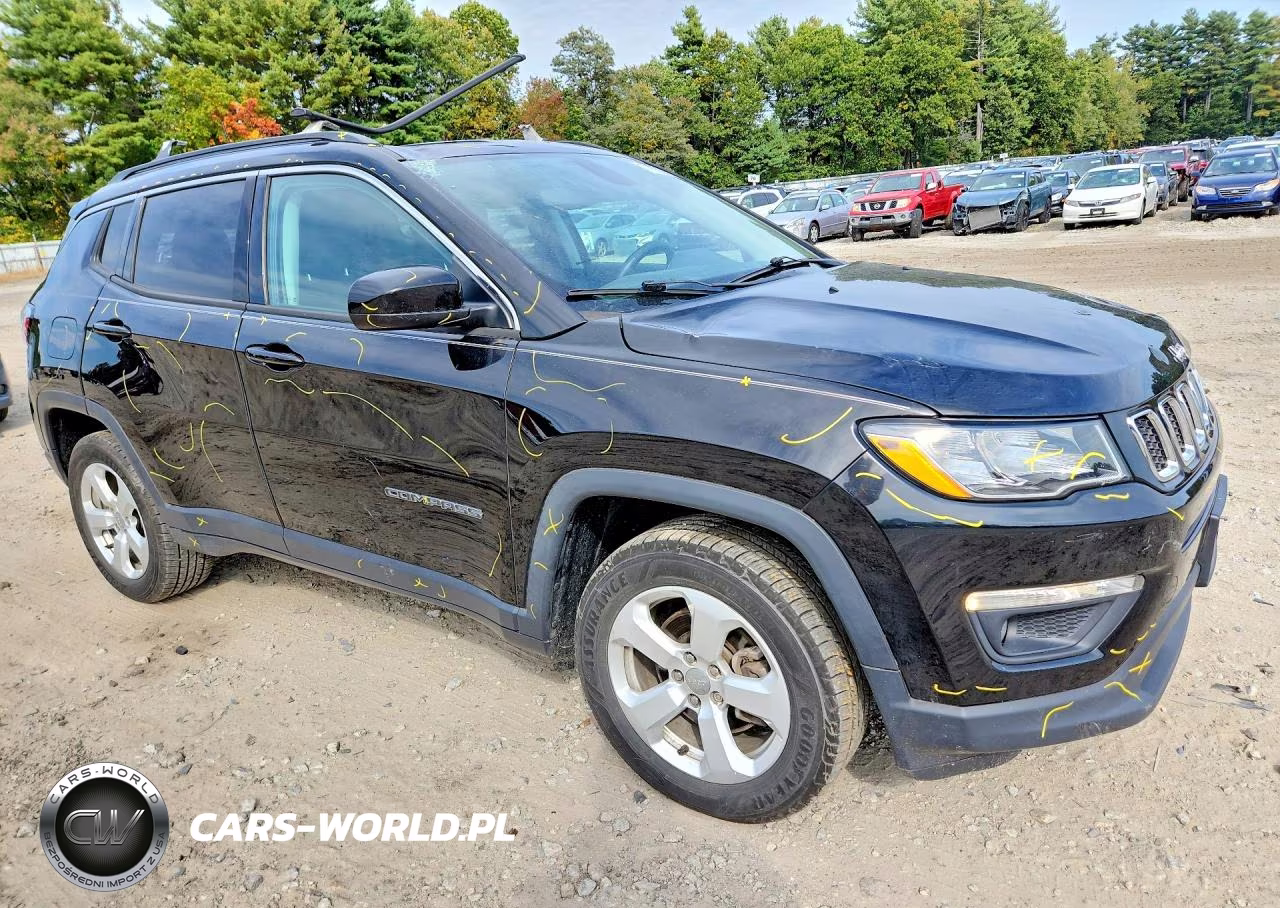 2019 Jeep Compass Latitude VIN:3C4NJDBB8KT850568 - 4