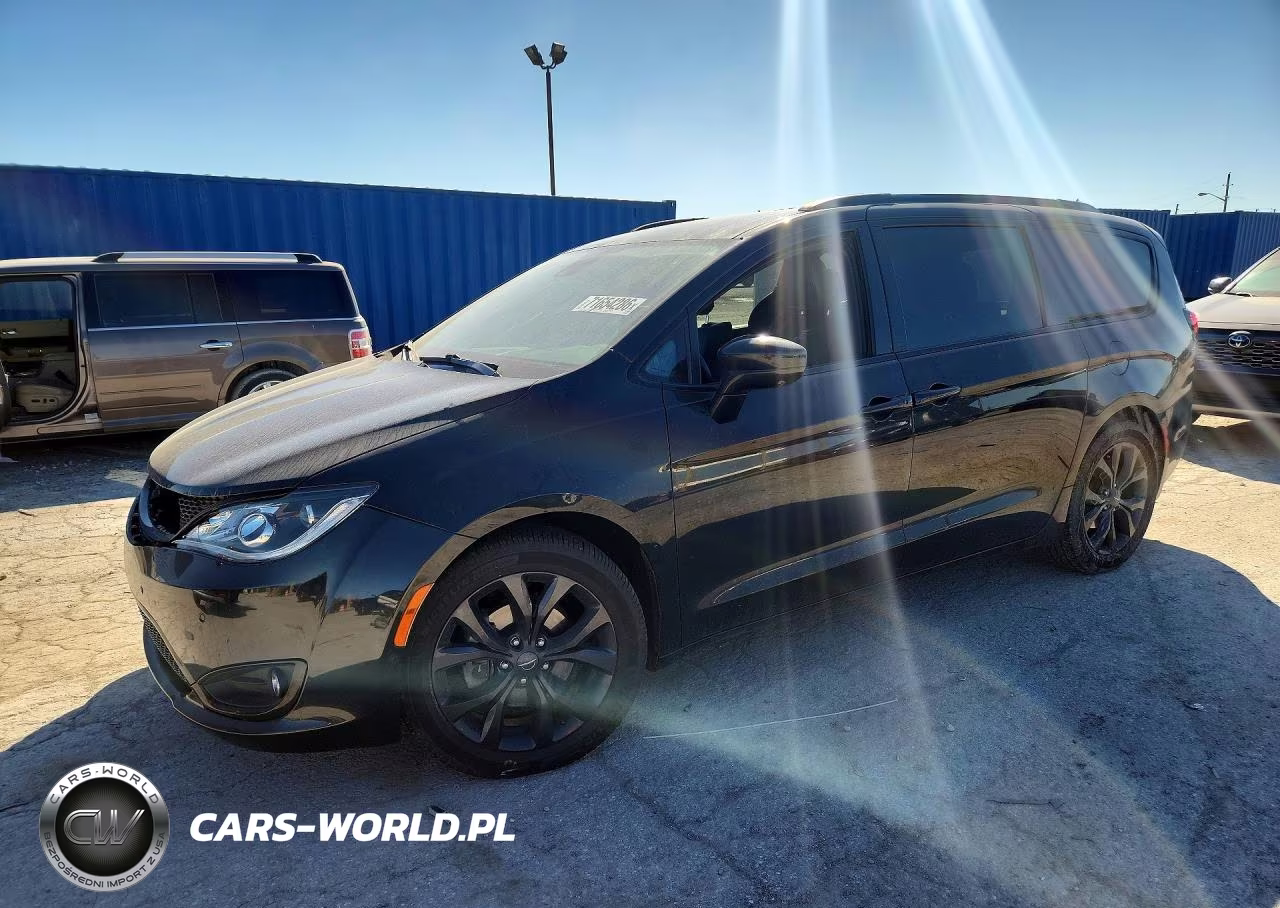 2019 Chrysler Pacifica Touring L VIN:2C4RC1BG0KR548538 - 1
