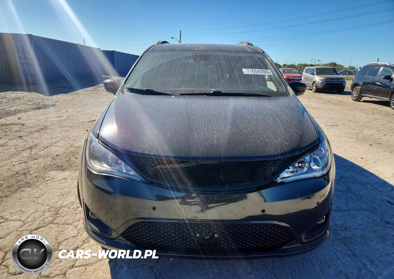 2019 Chrysler Pacifica Touring L VIN:2C4RC1BG0KR548538 - 5