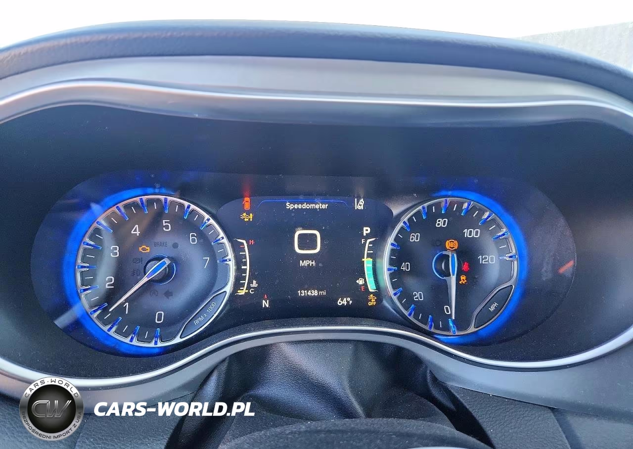 2019 Chrysler Pacifica Touring L VIN:2C4RC1BG0KR548538 - 9