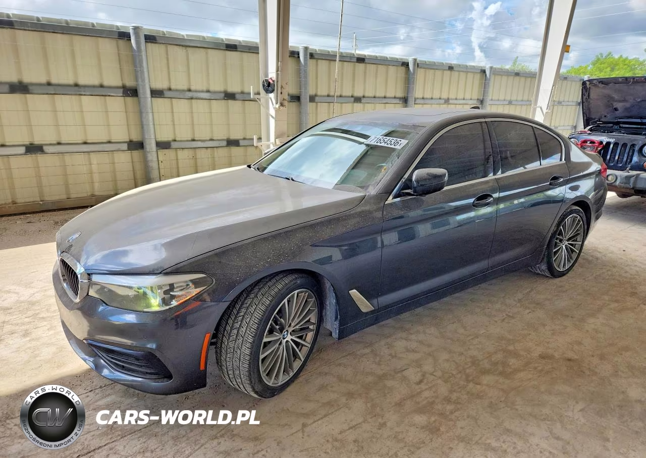 2019 BMW 530 Xi VIN:WBAJA7C52KWW30388 - 1