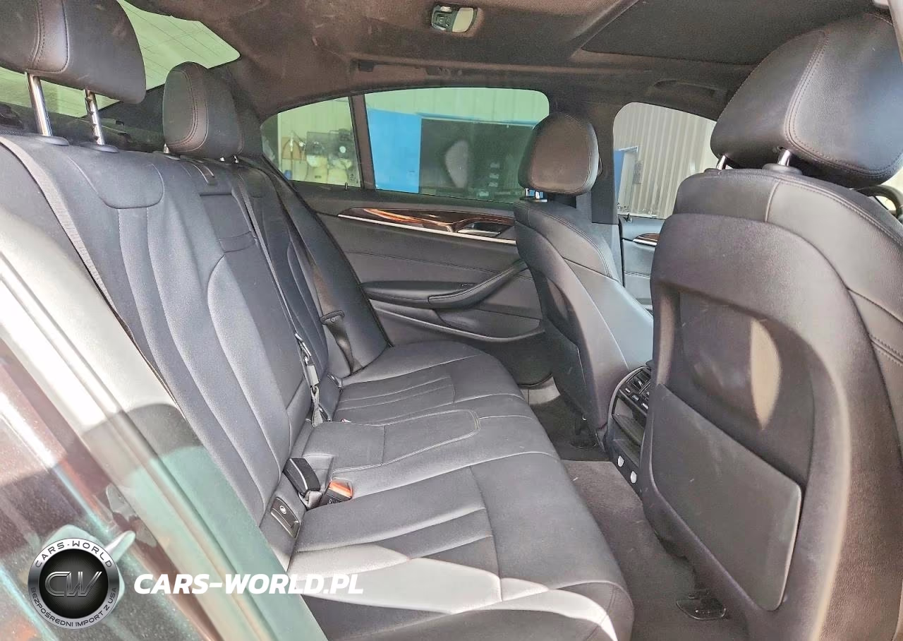 2019 BMW 530 Xi VIN:WBAJA7C52KWW30388 - 10