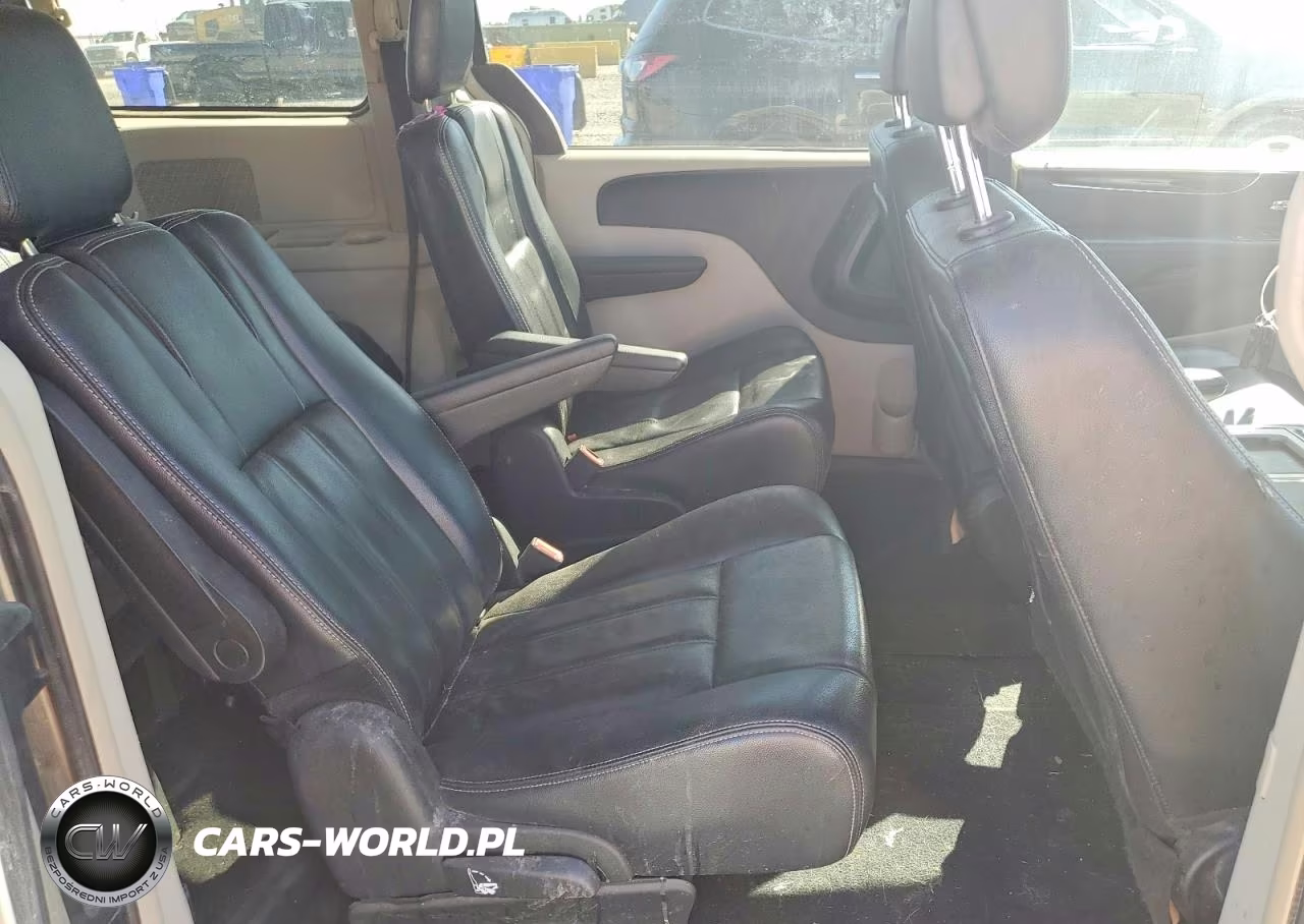 2013 Chrysler Town & Country Touring VIN:2C4RC1BGXDR674747 - 11
