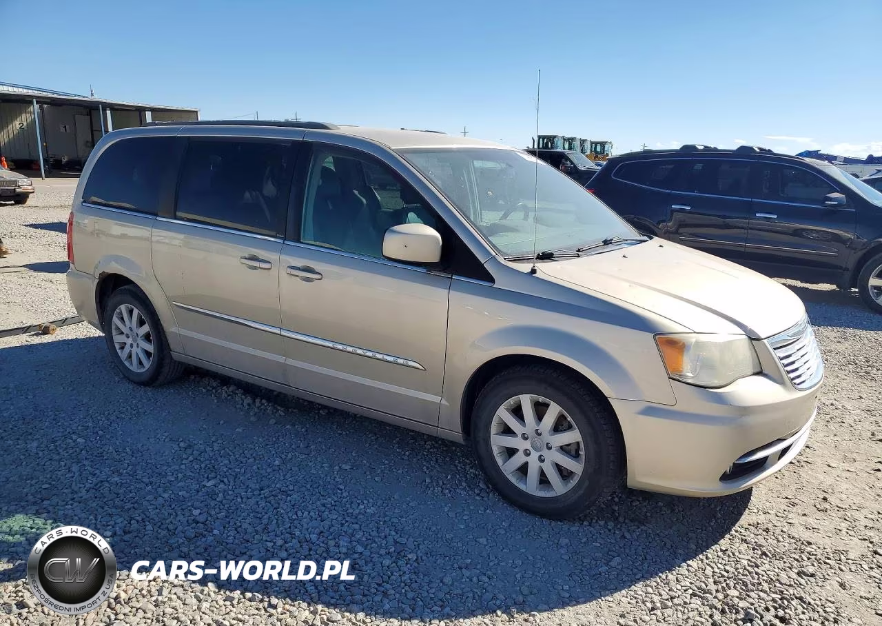 2013 Chrysler Town & Country Touring VIN:2C4RC1BGXDR674747 - 4