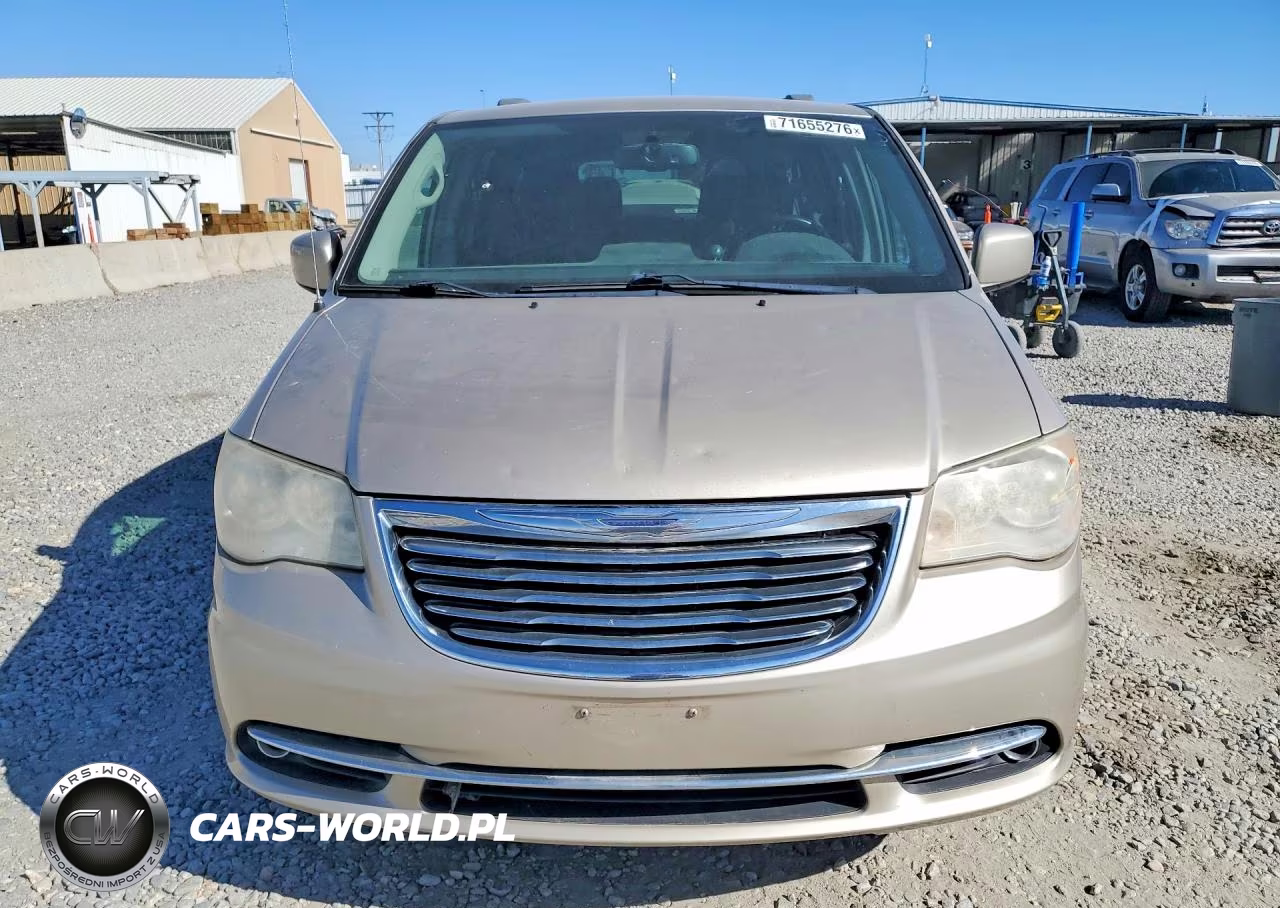 2013 Chrysler Town & Country Touring VIN:2C4RC1BGXDR674747 - 5