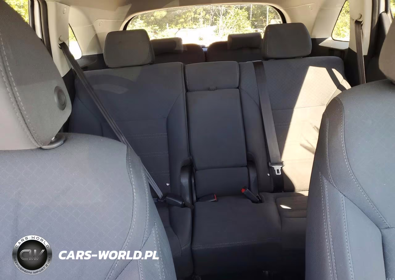 2020 Kia Sorento S VIN:5XYPGDA50LG693985 - 10