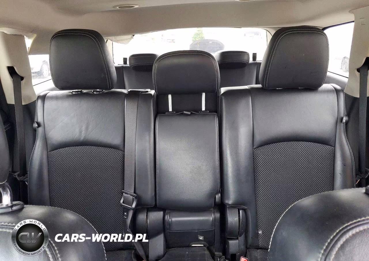 2018 Dodge Journey Crossroad VIN:3C4PDCGGXJT310555 - 10