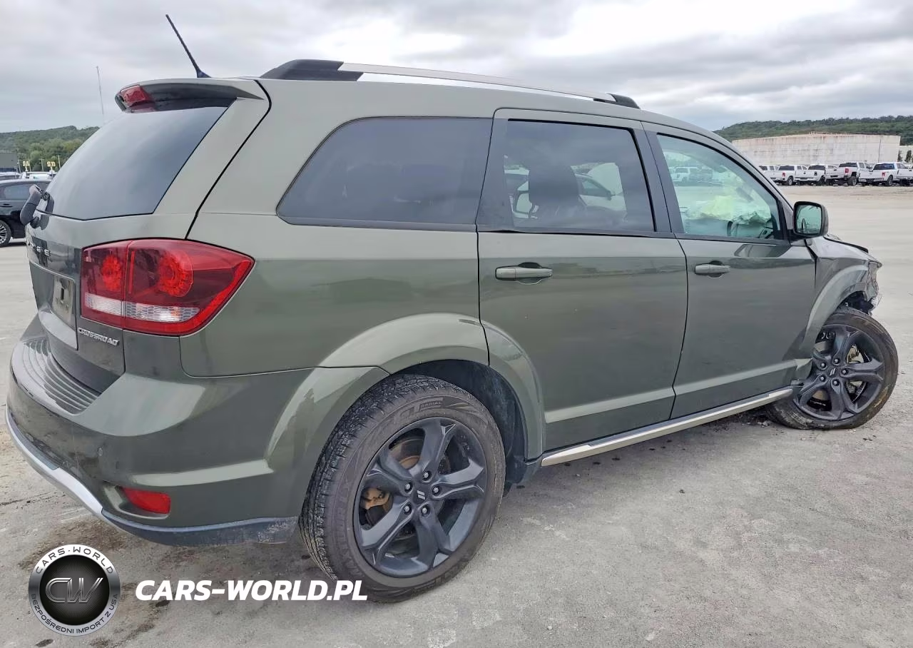 2018 Dodge Journey Crossroad VIN:3C4PDCGGXJT310555 - 3